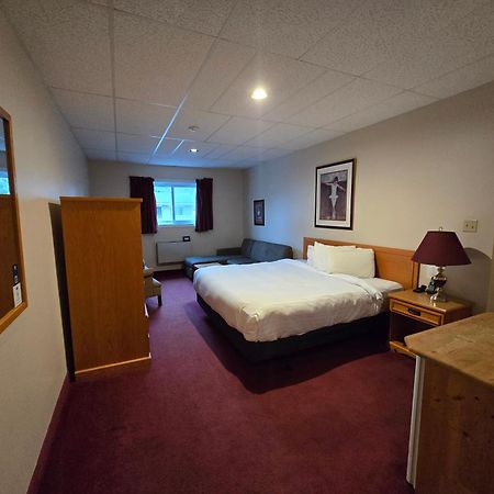 Travelodge By Wyndham Порт-Элджин Экстерьер фото