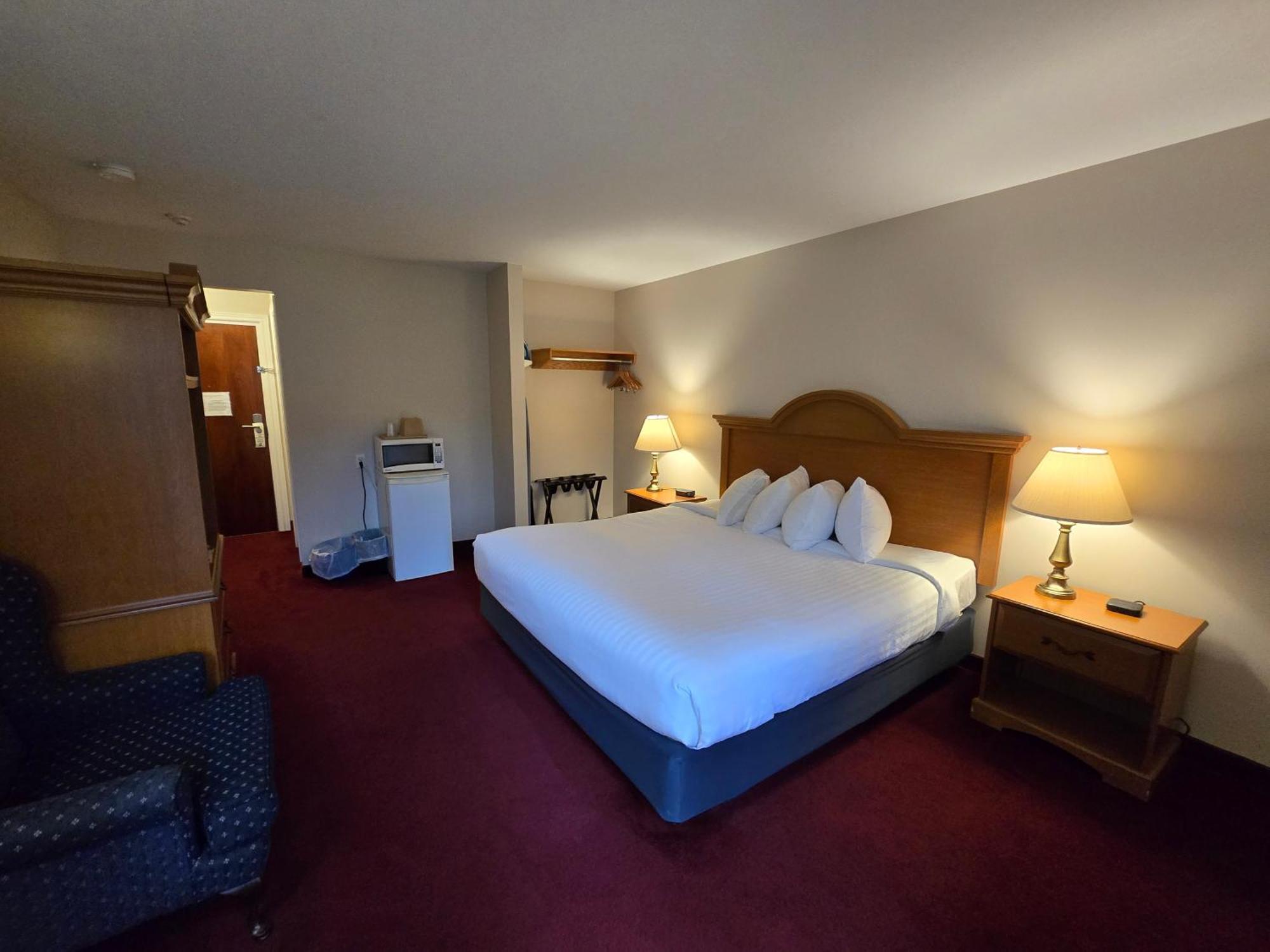 Travelodge By Wyndham Порт-Элджин Экстерьер фото